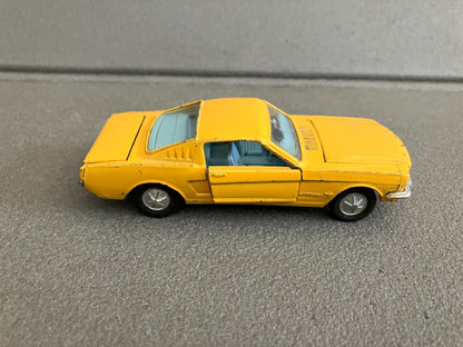 Ancienne Voiture Miniature Ford Mustang 161 England Meccano Dinky Toys 1/43