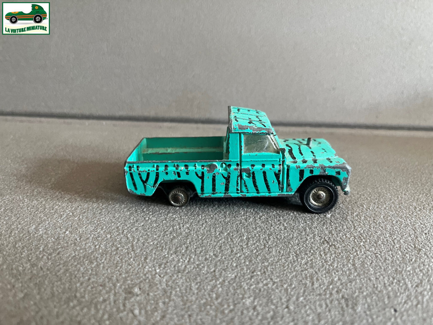 Ancienne Voiture Miniature Land Rover 109 WB Corgi Toys Daktari Epave 1/43