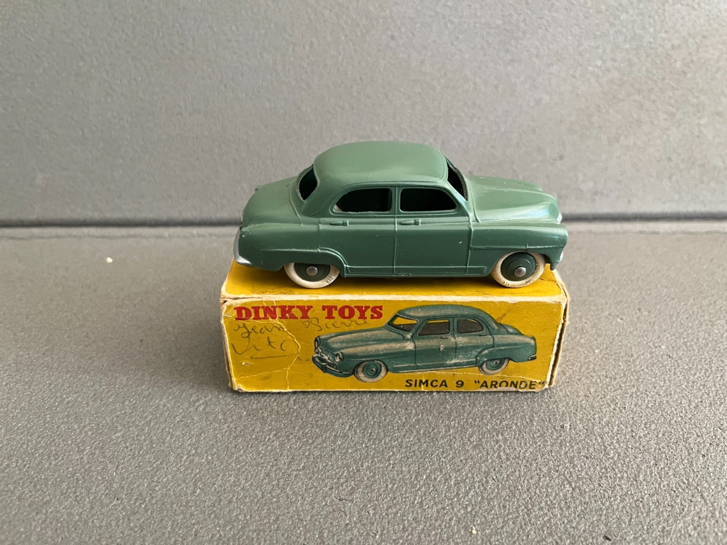 Ancienne Miniature Voiture Simca 9 Aronde Dinky Toys France 24U Boite