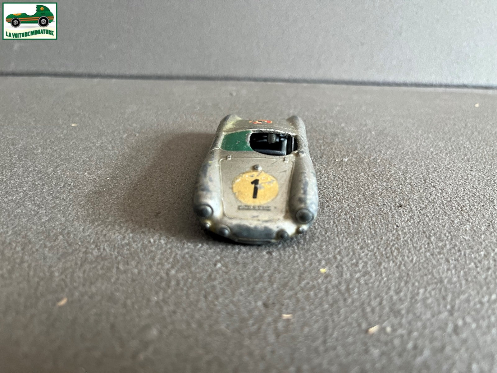 Ancienne Voiture Miniature Porsche Spyder Solido Serie 100 1/43 Epave