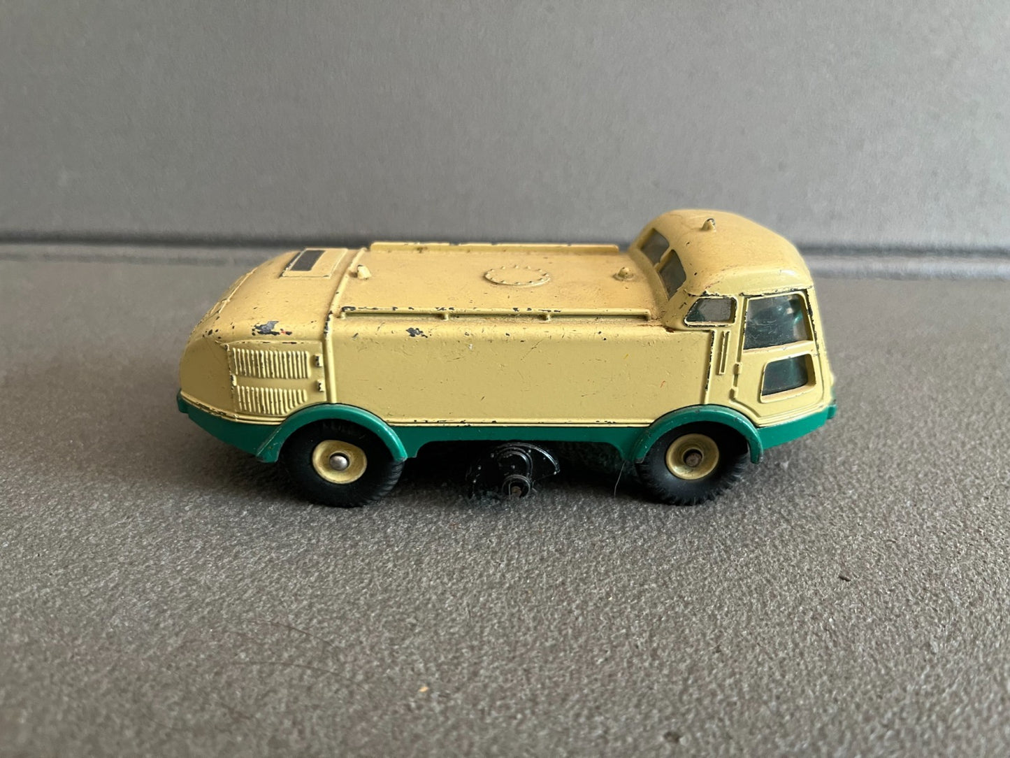 Ancienne Miniature Voiture Camion LMV Balayeuse Dinky Toys Meccano France