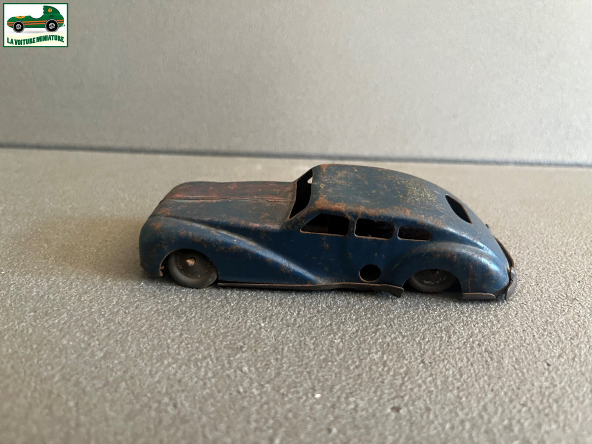 Ancienne Voiture Miniature Metal Tole Mécanisme 12cm environ Gaspard Gaubier ??