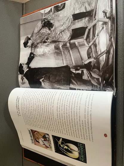 Livre Revue Automobile Pétrolier Elf Aquitaine des Origines à 1989 Fayard