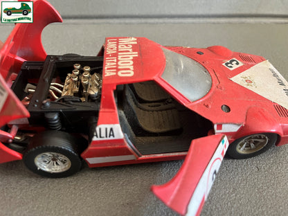 Ancienne Voiture Miniature Lancia Stratos Martoys au 1/24 Epave