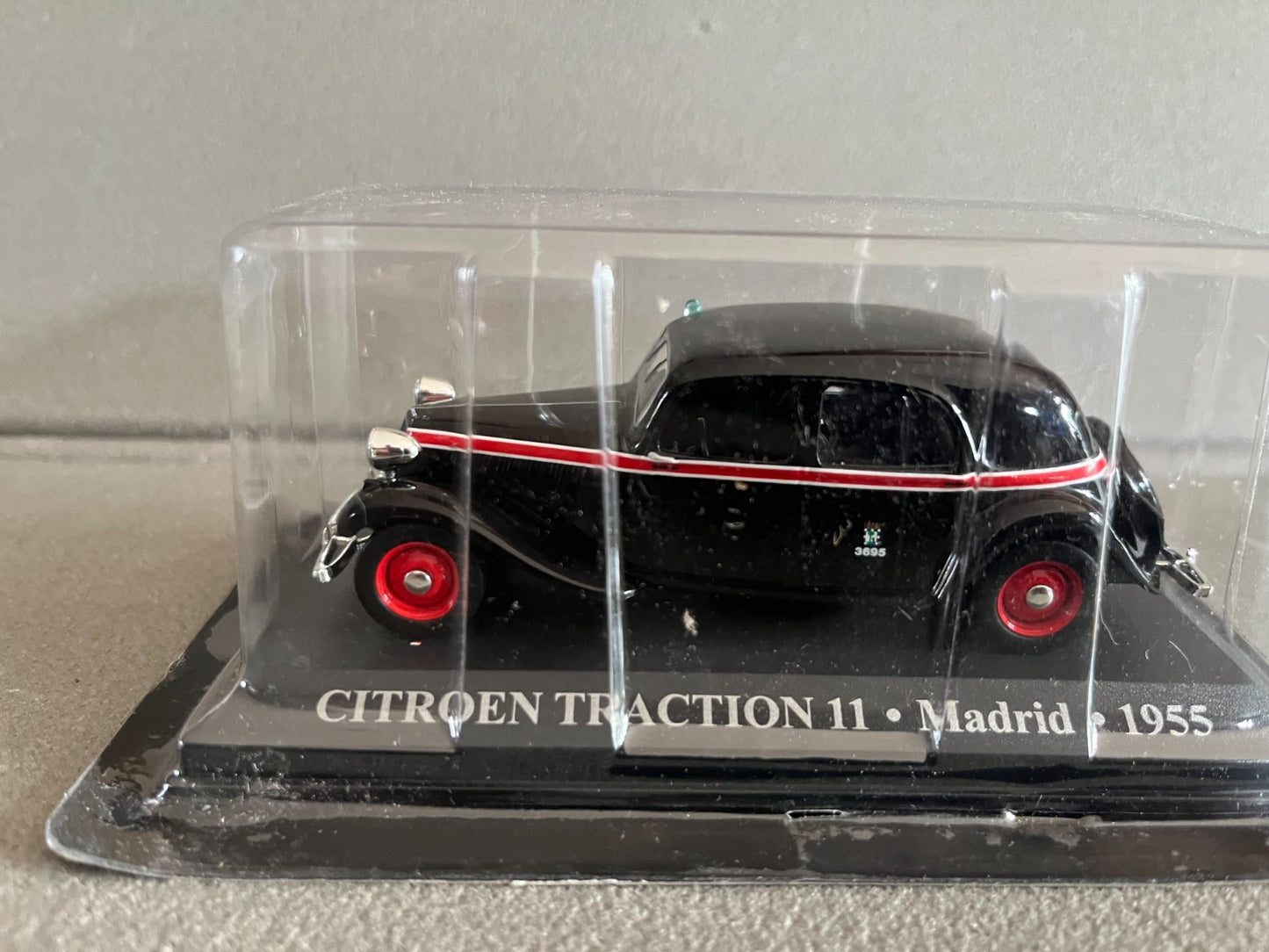 Voiture Miniature Citroen Traction 11 Madrid 1955 Taxi Du Monde au 1/43 Altaya