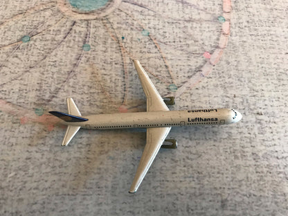 Avion miniature Avions de Ligne Fabbri AirBus Lufthansa avec Défauts