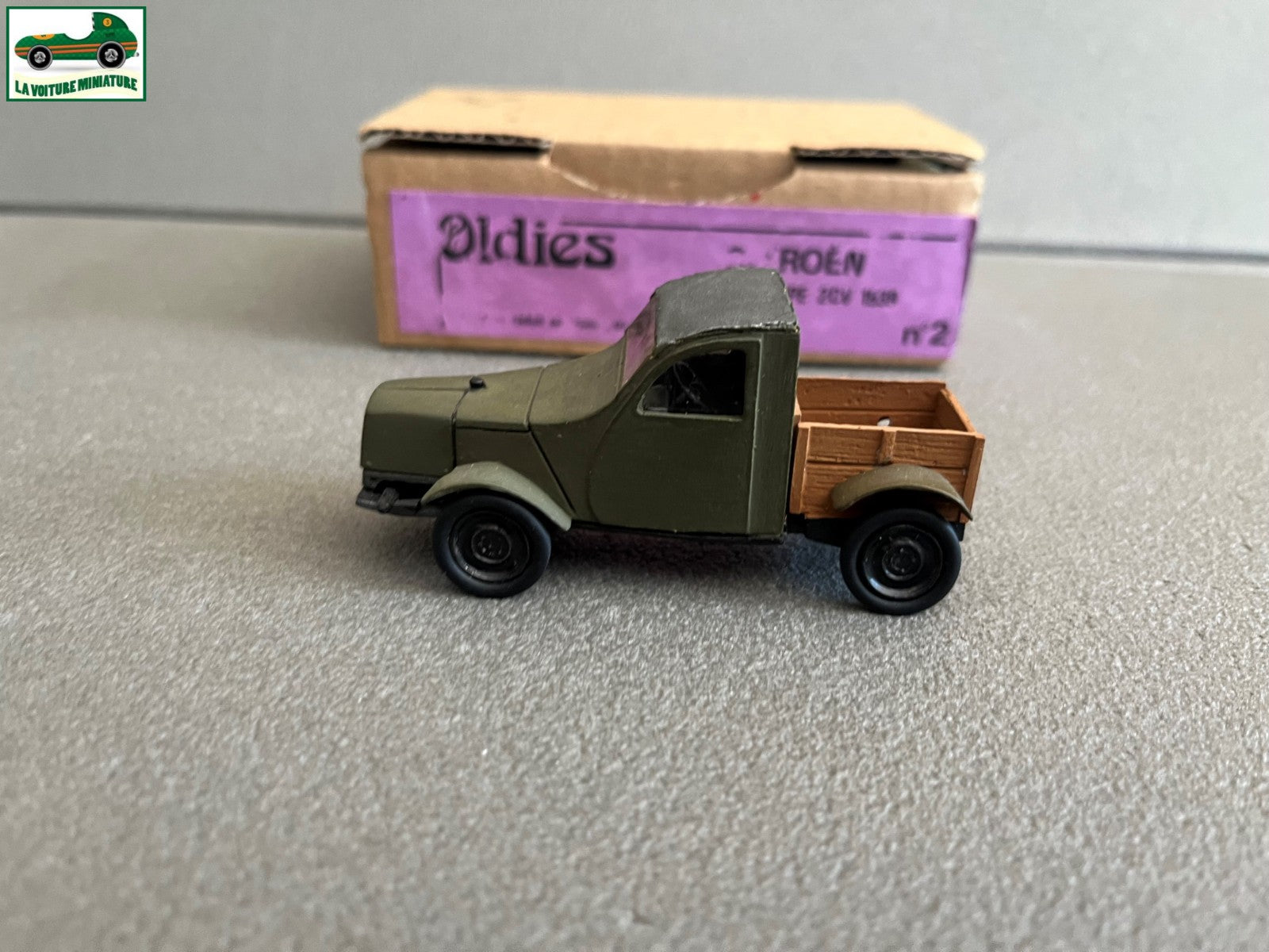 Voiture Miniature Kit résine monté Citroen Prototype 2CV 1939 Oldies au 1/43