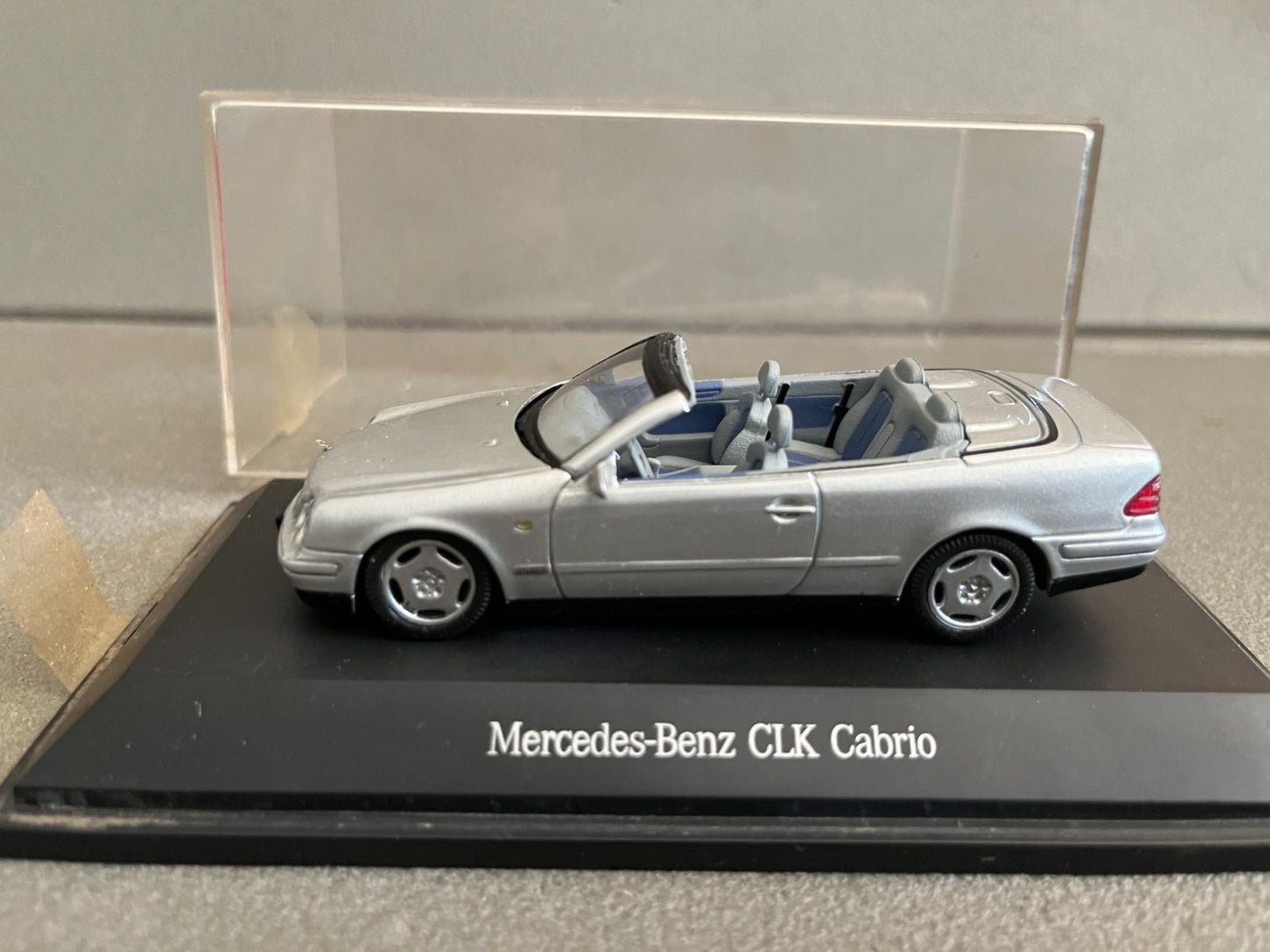 Voiture Miniature Mercedes Benz CLK Cabrio Schuco au 1/43