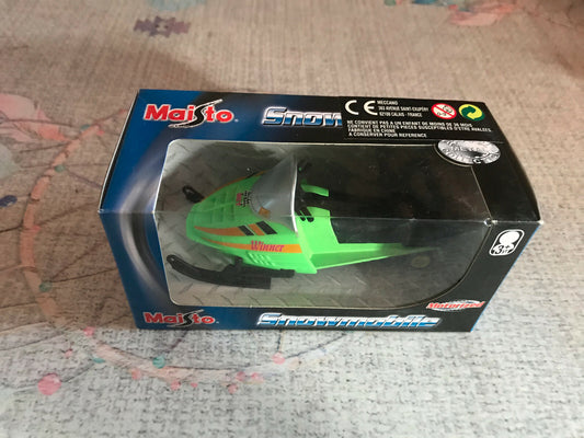 Voiture Miniature Maisto Motorized Snowmobile Scooter des neiges
