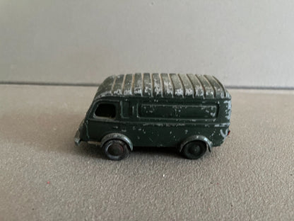 Ancienne Miniature Camion Renault 1000 Kgs CIJ France Epave