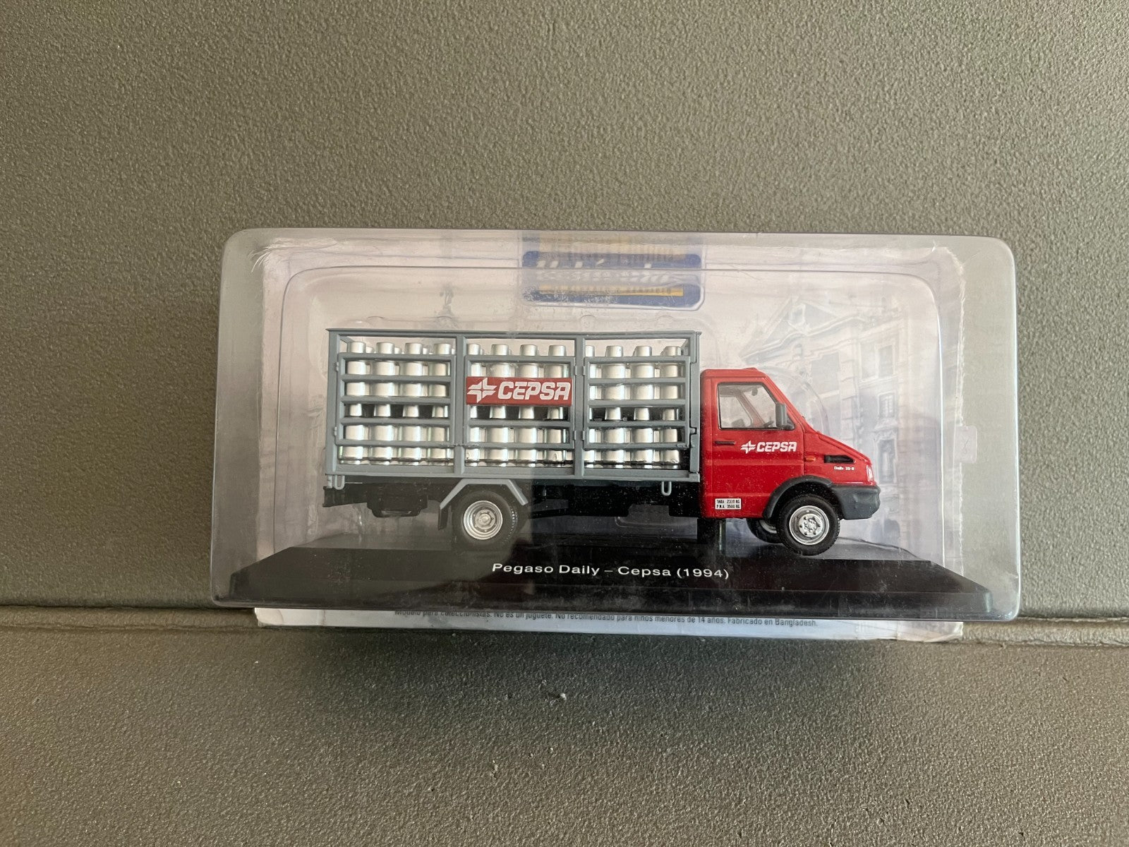 Voiture Miniature Camion Iveco Pegaso Daily Cepsa 1994 au 1/43