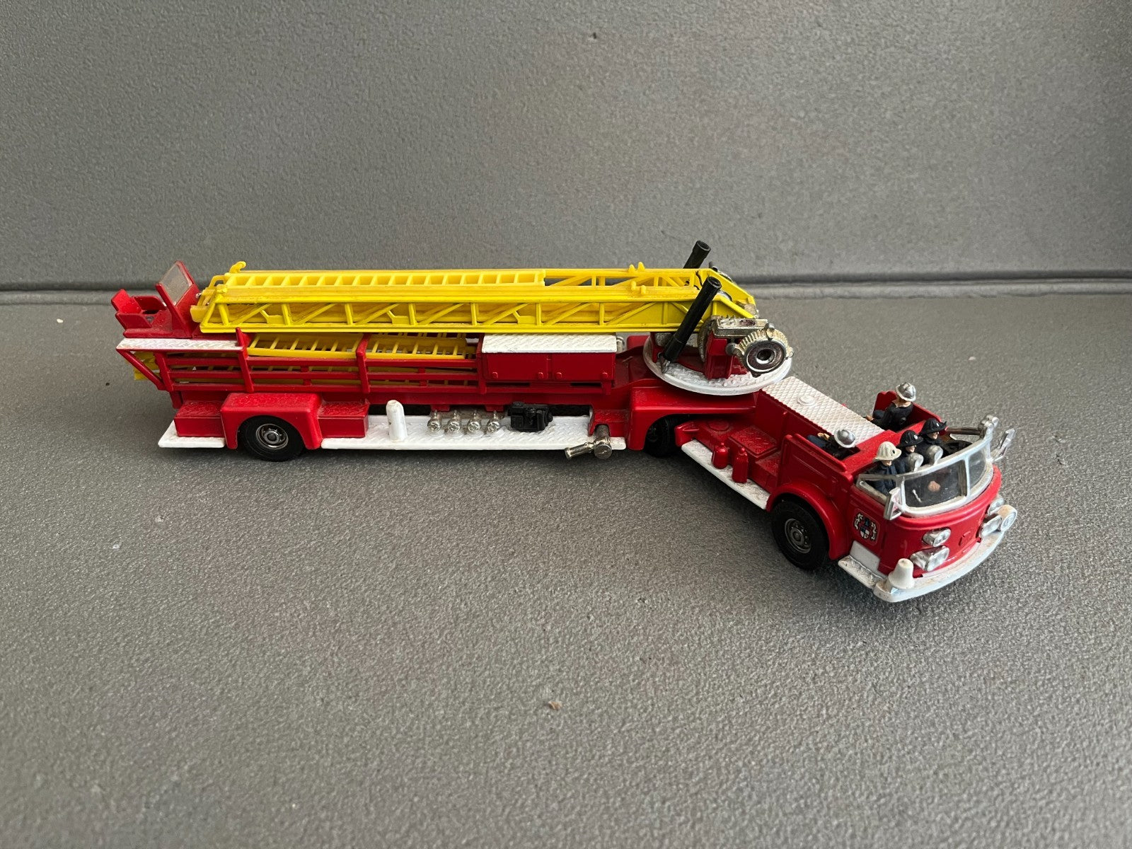 Voiture miniature Camion Pompiers Corgi Major Toys American La France GT Britain