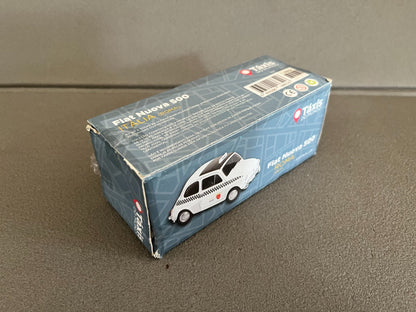 Voiture Miniature Fiat Nuova 500 Rome Taxi du Monde Welly 1/38
