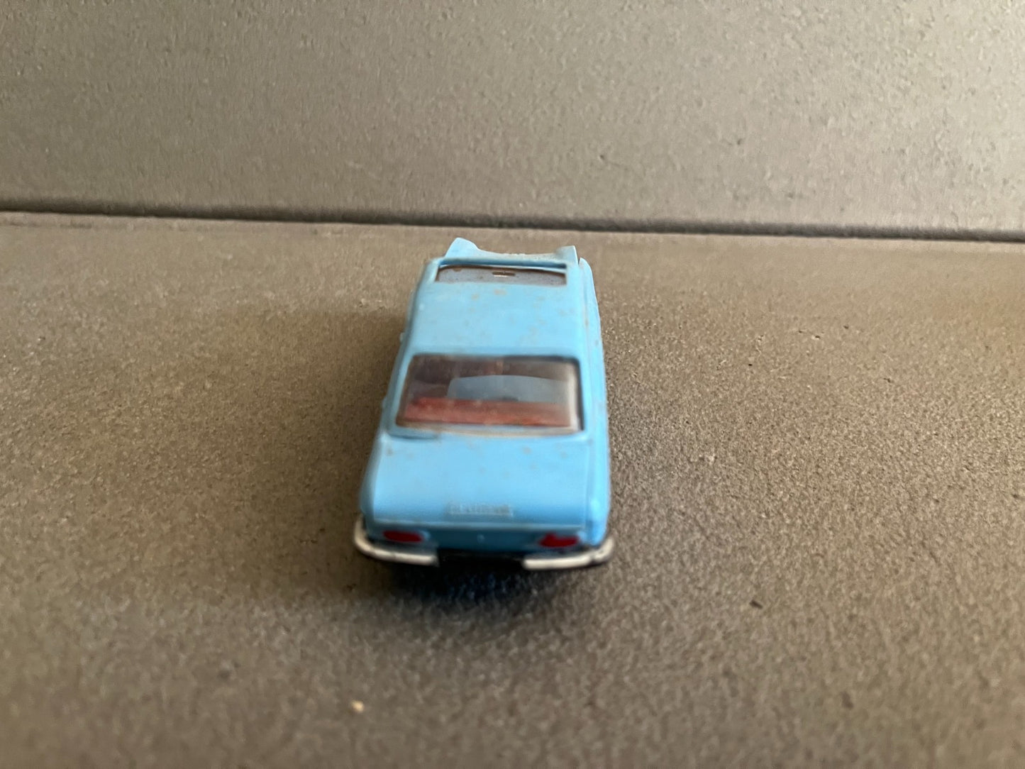 Ancienne Voiture Miniature Peugeot 204 Norev Plastique France Epave