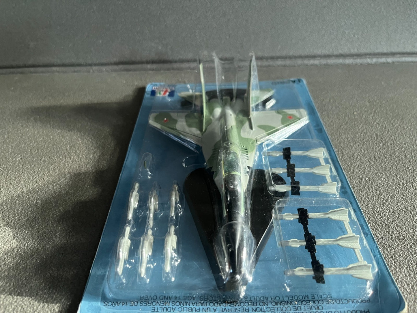Avion miniature Militaire  Mig-29 Fabbri Italeri 1/100