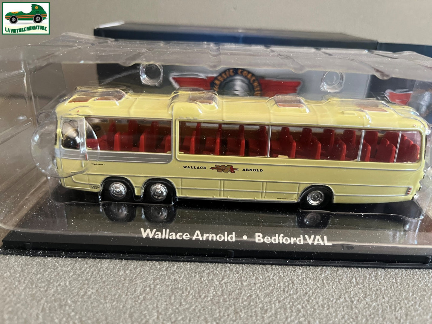Voiture miniature Wallace Arnorld Bedford VAL Autobus Bus Autocar Atlas 1/72
