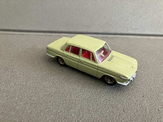 Ancienne Voiture Miniature BMW 1500 534 France Meccano Dinky Toys 1/43