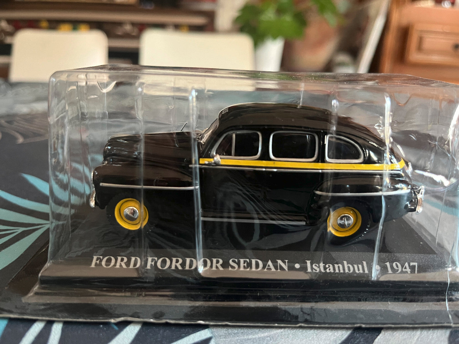 Voiture Miniature Ford Fordor Sedan Istanbul 1947 Taxi Du Monde au 1/43 Altaya