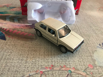 Voiture miniature Volkswagen Golf I 1 GTI Welly 1/34 - 1/36 - 1/39