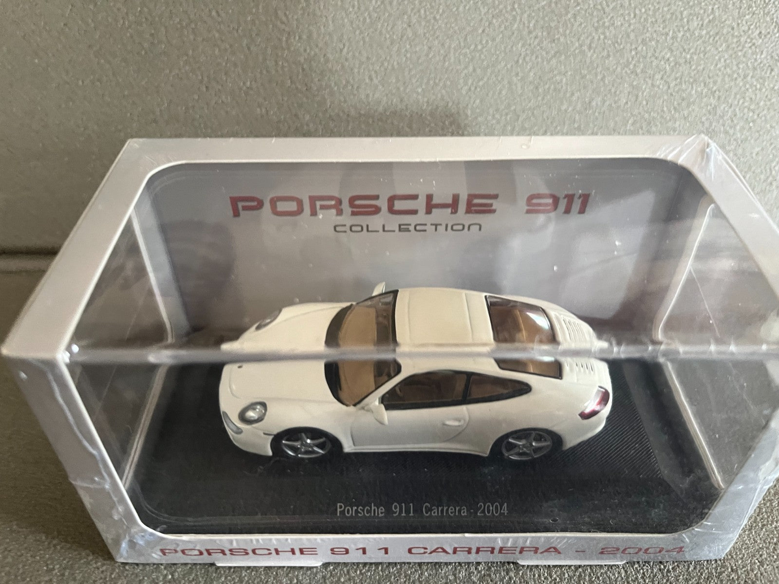 Voiture Miniature Porsche 911 Carrera 2004 Editions Atlas Collection 1/43