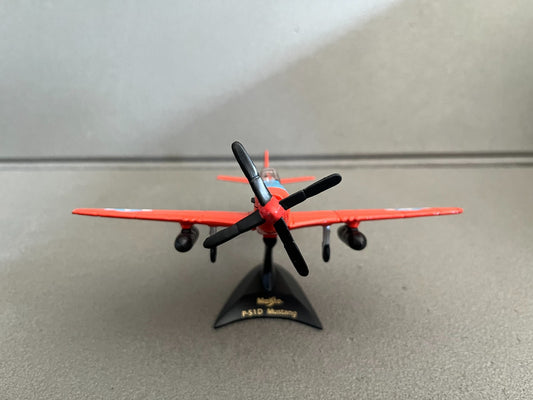 Avion miniature Militaire P-51D Mustang Maisto 1/72
