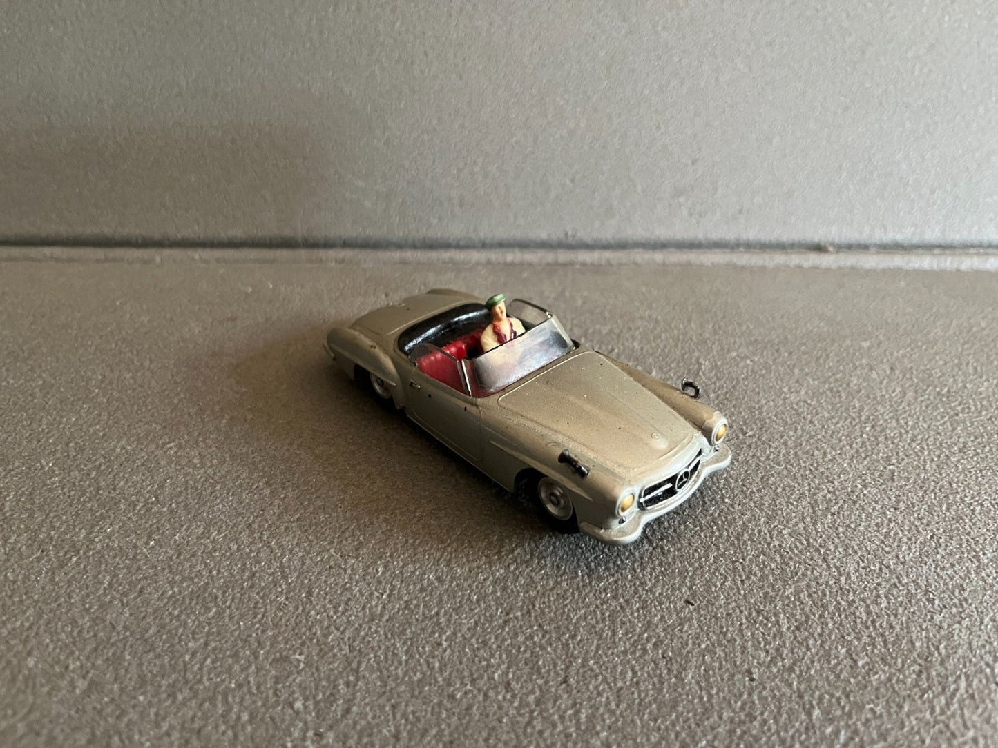 Ancienne Voiture Miniature Mercedes 190 SL Solido Série 100 Fr au 1/43 Modifiée
