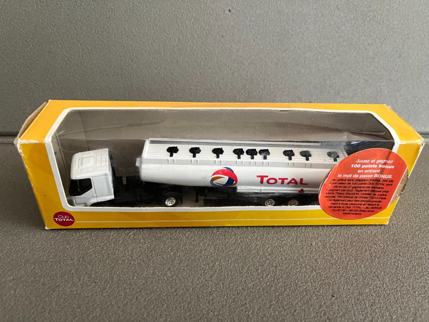 Voiture miniature Camion Semi Remorque Citerne Renault Premium Total Norev 1/87