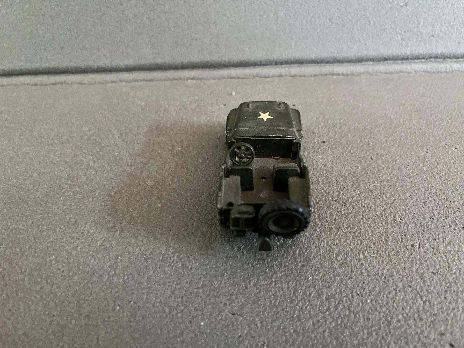 Ancienne Miniature Militaire Voiture Jeep Dinky Toys Meccano France Epave