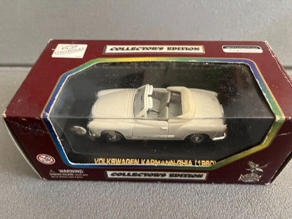 Voiture Miniature Volkswagen Karmann Ghia 1960 Road Legends au 1/43