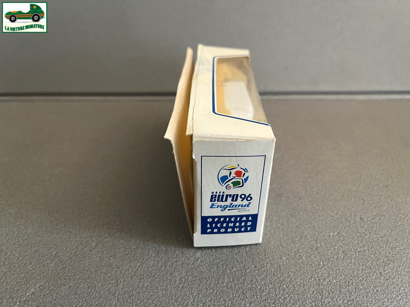 Ancienne Voiture miniature Bedford Lledo Euro 96 England Football