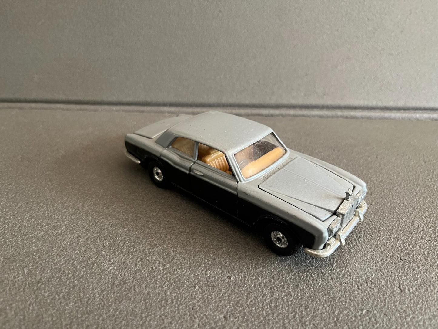 Jouet Ancien Voiture Miniature Rolls Royce Corniche Corgi Gt Britain 1/36