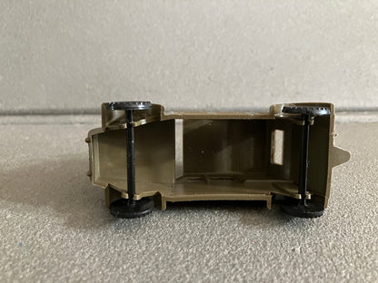 Ancienne Miniature Militaire Jouet de Bazar Plastique Volkswagen Kubelwagen 1/43