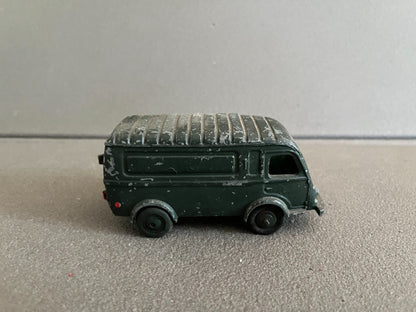 Ancienne Miniature Camion Renault 1000 Kgs CIJ France Epave