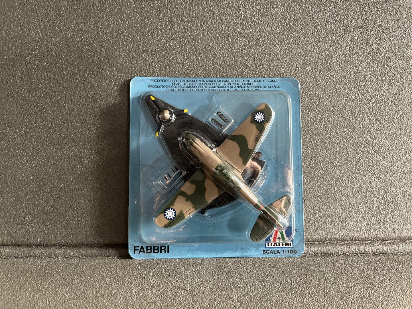 Avion miniature Militaire P-40B Fabbri Italeri 1/100