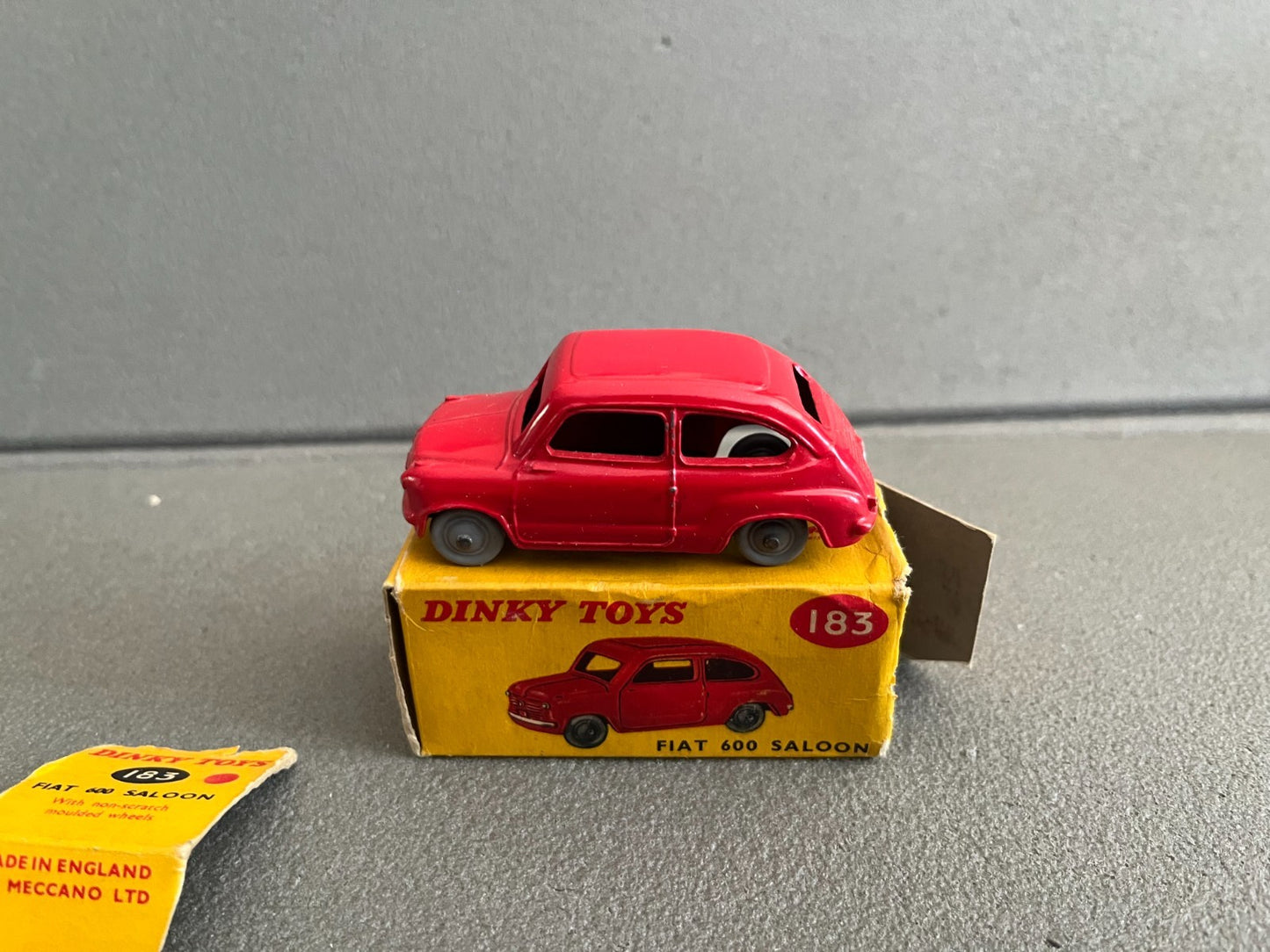 Ancienne Miniature Voiture Fiat 600 Saloon Dinky Toys England 183 Boite Meccano