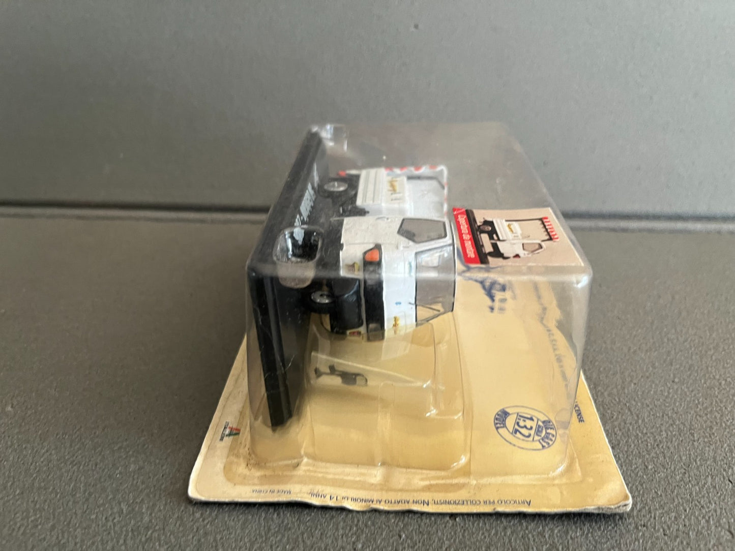 Voiture Miniature Triporteur APE 50 Gelataio Glacier 2006 au 1/32