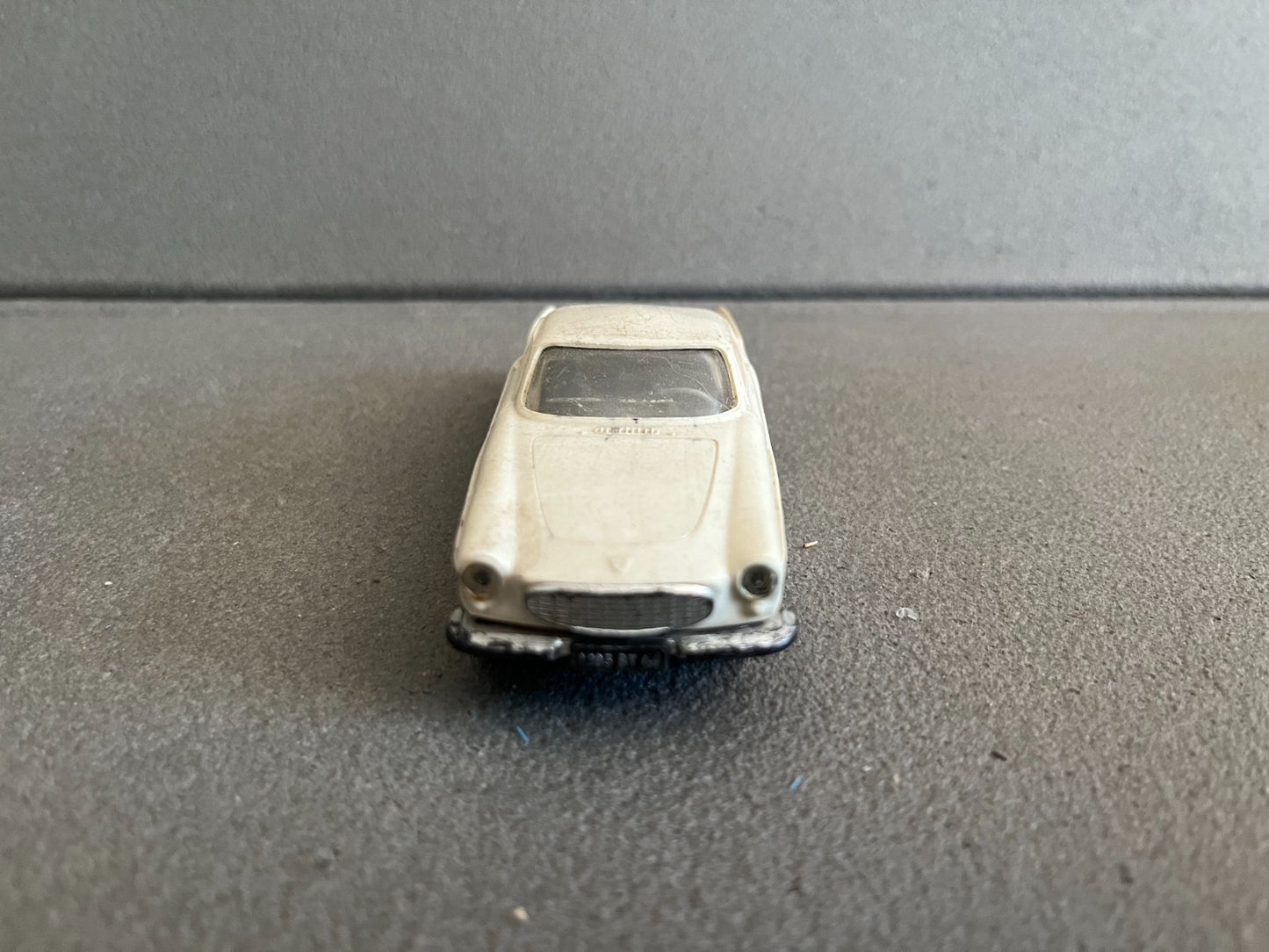 Ancienne Voiture Miniature Volvo P1800 Norev Plastique France Epave