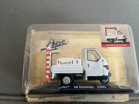 Voiture Miniature Triporteur APE 50 Gelataio Glacier 2006 au 1/32