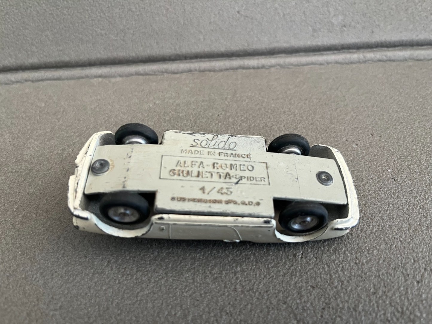 Ancienne Miniature Voiture Alfa Romeo Giulietta Spider Solido Serie 100 France