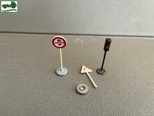 Voiture Miniature Lot de 3 Panneaux Feux Signalisation ancien dont Dinky Toys