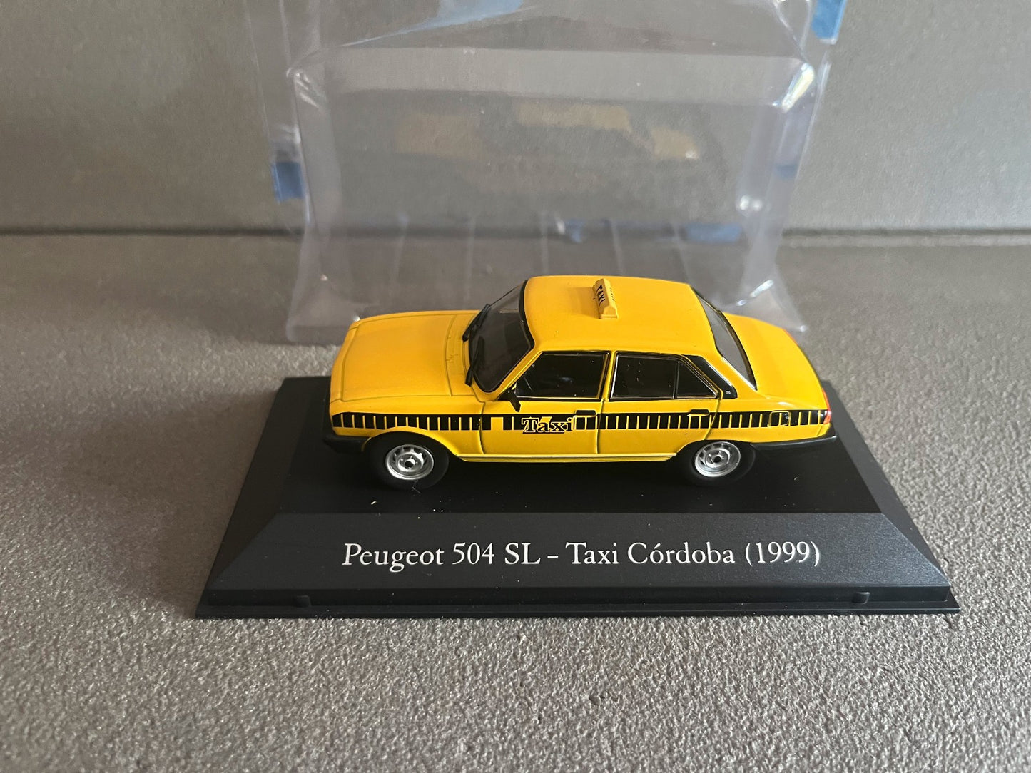 Voiture Miniature Peugeot 504 Taxi Cordoba 1999 Ixo Argentine au 1/43