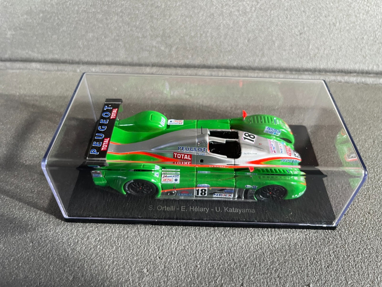 Voiture Miniature Courage C60 Peugeot Le Mans 2002 Spark Hachette 1/43