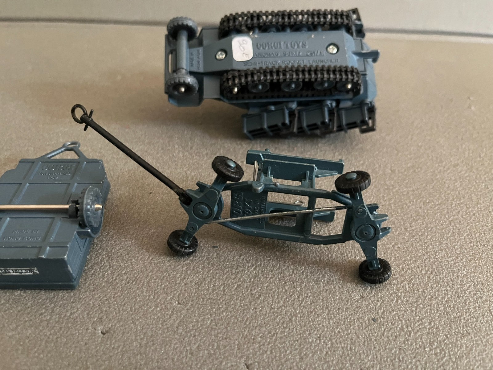 Ancienne Miniature Militaire Hanomag Rocket Launcher + Remorque Corgi Défauts