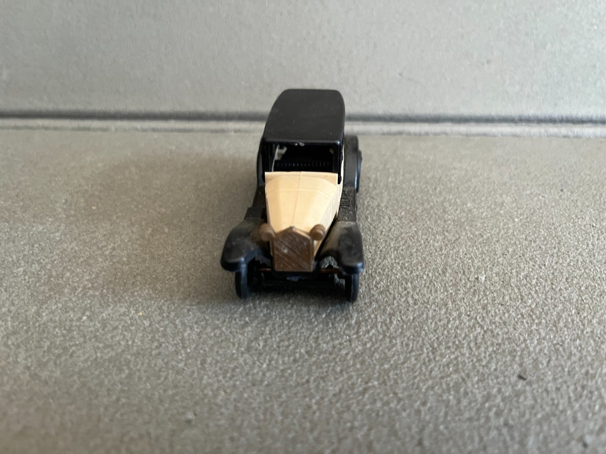 Voiture Miniature Ancien Plastique Lancia Lambda 5S Huilor France