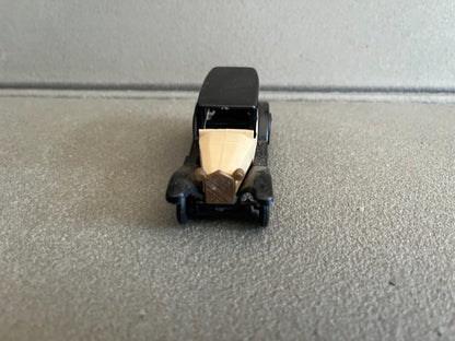 Voiture Miniature Ancien Plastique Lancia Lambda 5S Huilor France