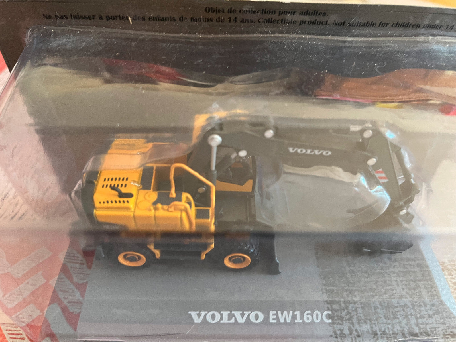 Miniature Véhicule de chantier Volvo EW160C Pelle Hachette 1/72