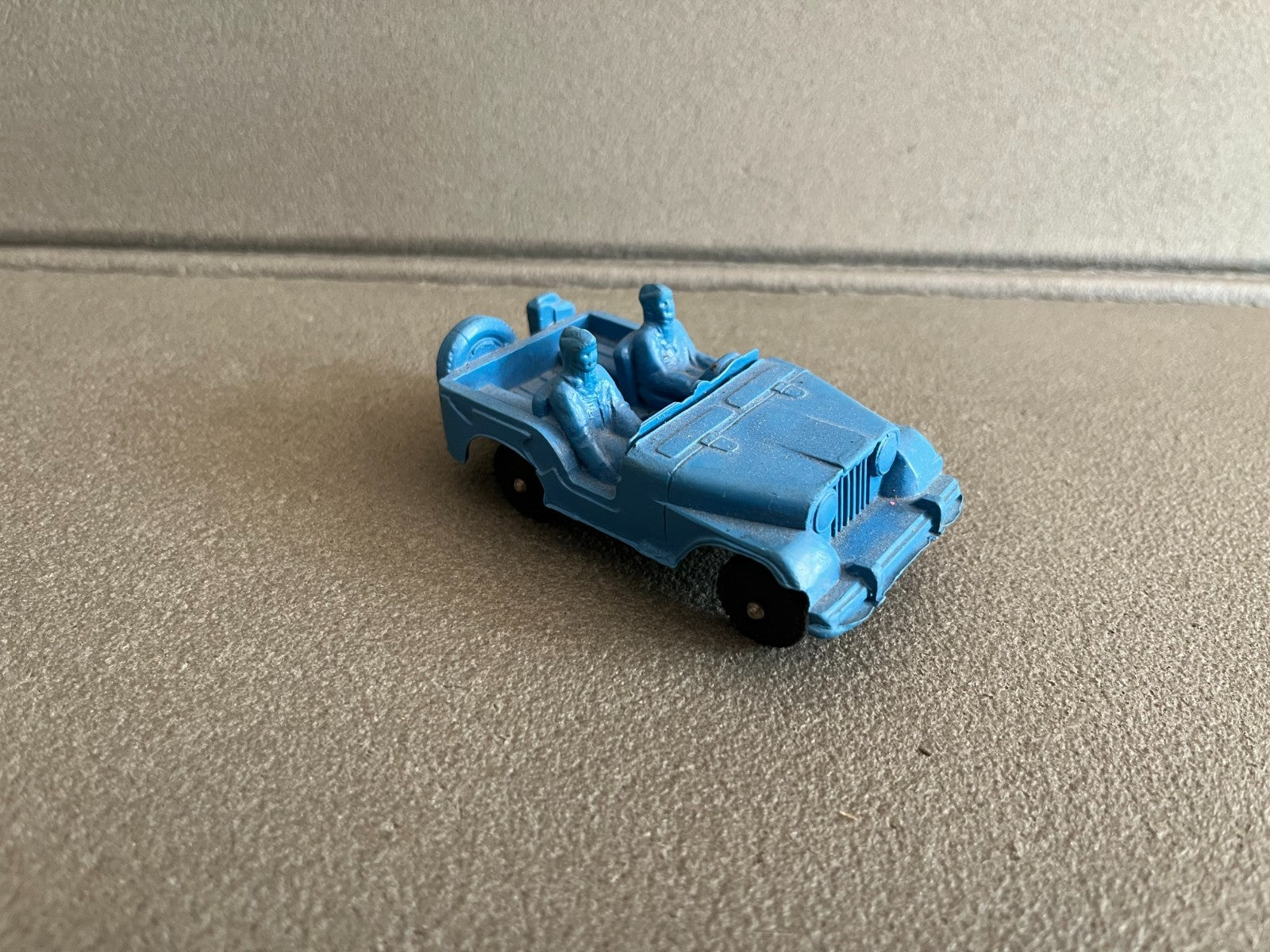 Voiture Miniature Ancien Jeep Vinyl Line Germany Plastique Gomme Tomte