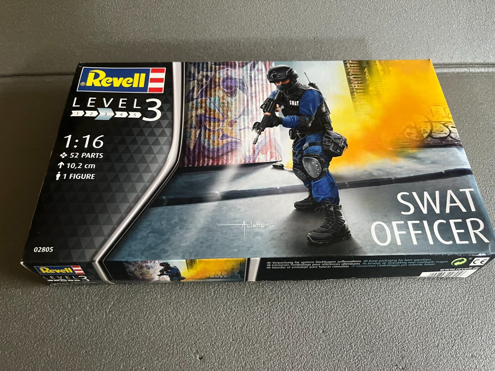 Maquette à monter Figurine Militaire Revell Swat Officer 1/16