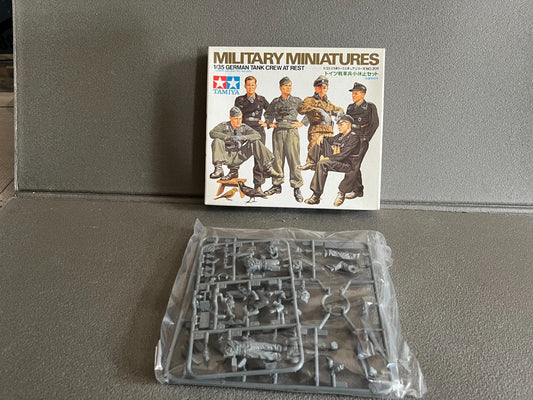 Maquette Militaire Figurine Soldat German Tank Crew At Rest Tamiya 1/35