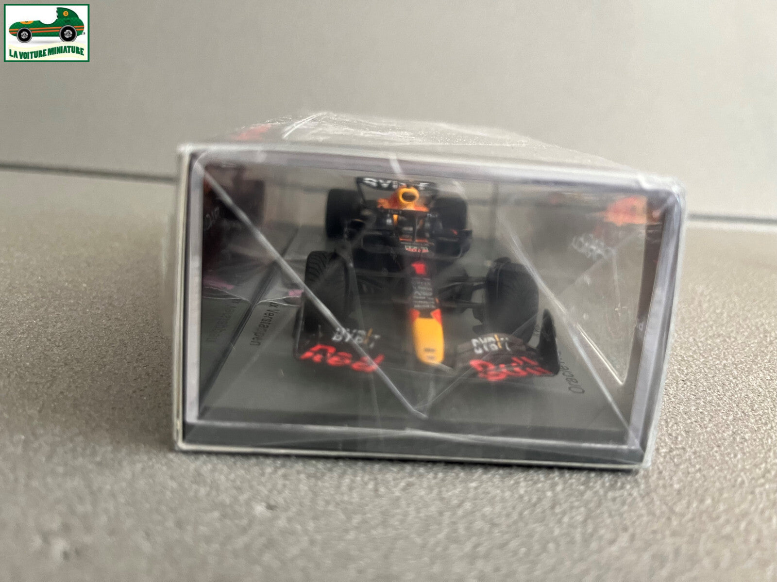Voiture Miniature Formule 1 F1 Oracle Red Bull Racing RB18 Japon Spark au  1/43